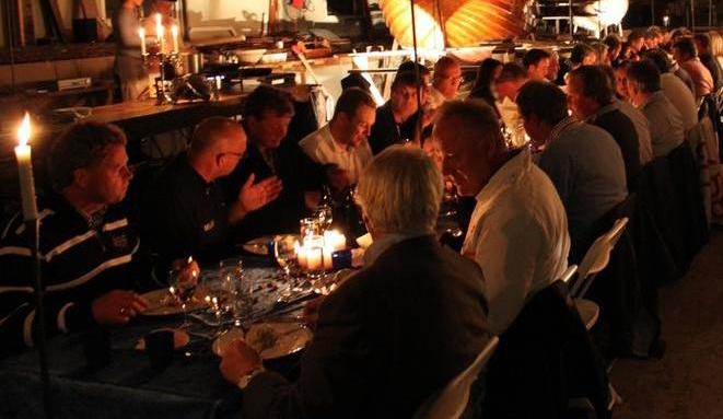 Golfmiddag illustrasjonsfoto